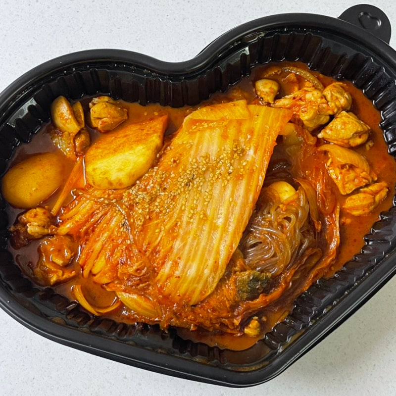 두찜 메뉴 묵은지찜닭 보통맛 맵기 칼로리 정보