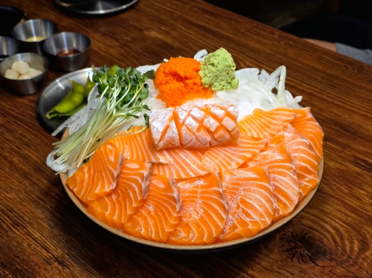  구미 옥계 맛집 이자카야우규 연어와 육회가 맛있는 술집