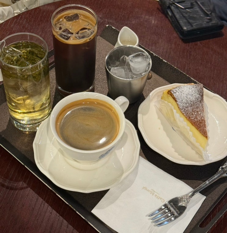  사람 붐빌만 했던 천호역 커피 맛집 ‘카페몬지 천호점’