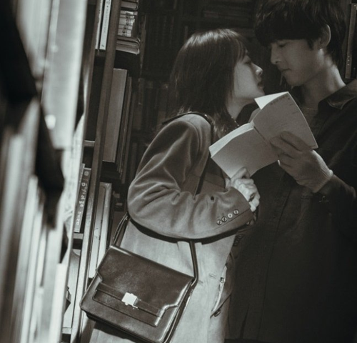 설렘과 위기가 교차하는 그들의 사랑 이야기