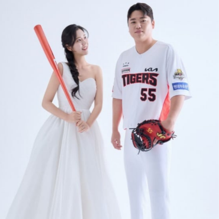  기아 포수 한준수-LG 전 치어리더 김이서 결혼발표!! 소문이 사실이었네?? 그나저나 야구선수와 치어리더가 또?? 내년엔 결혼버프 분유버프?? (김이서 맥심완판녀, 치어리더은퇴)
