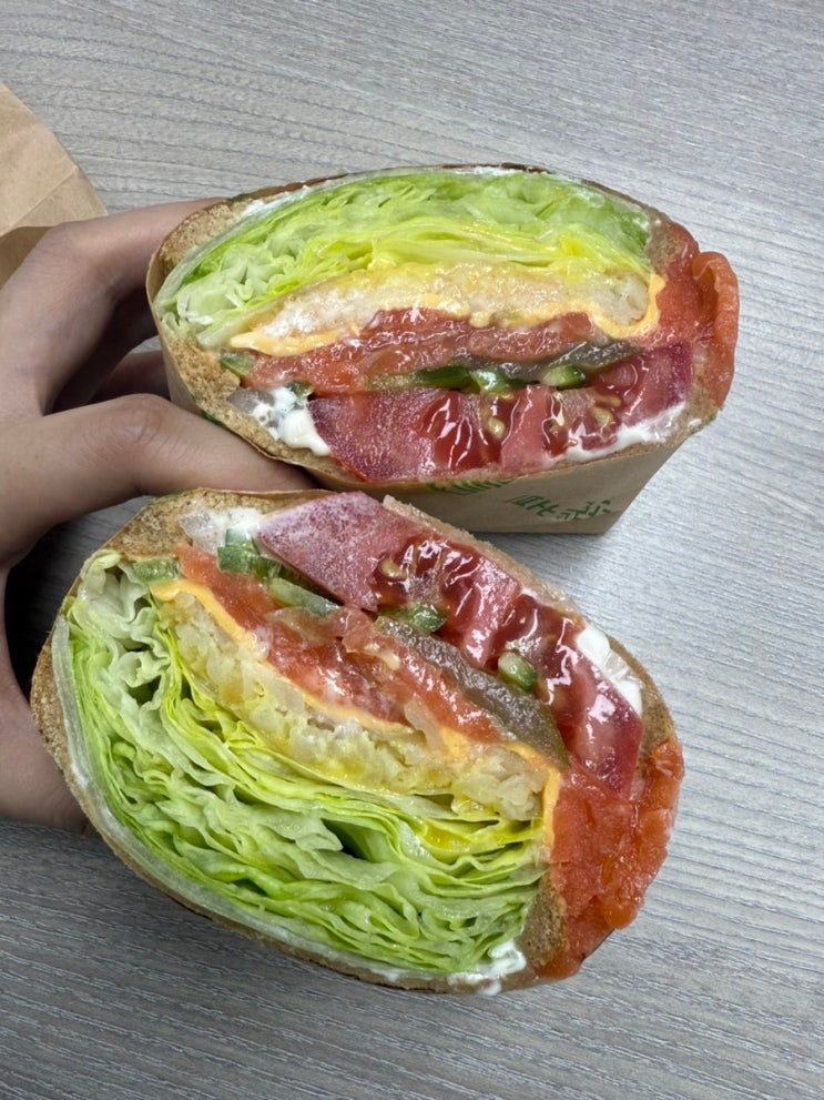  [달리는커피 여의도더현대점] 여의도 샐러드 포케 샌드위치 맛집 칼로리 정보 다이어트 점심 메뉴많음