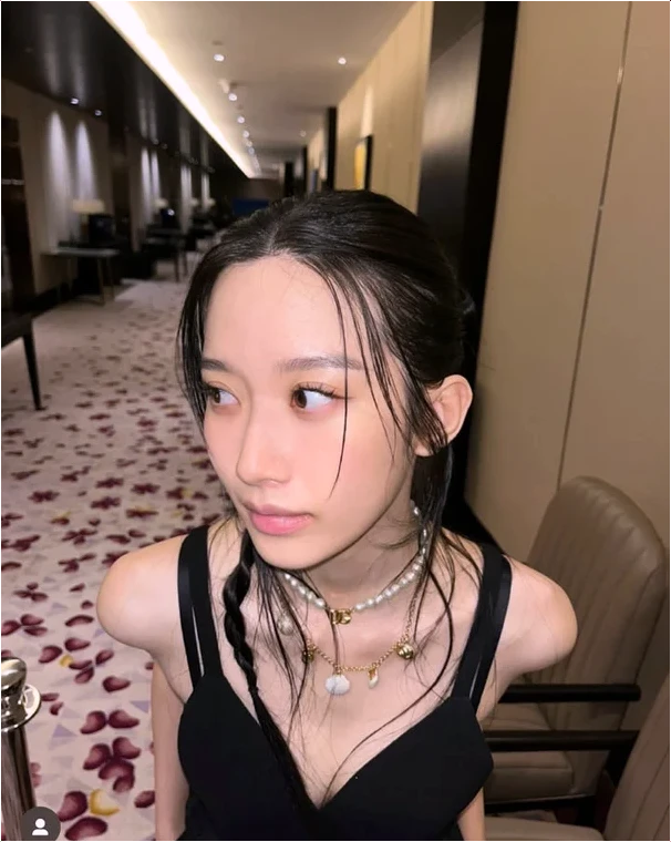  문가영 '입 꾹' 애교 폭발! 도쿄를 사로잡은 청순 비주얼 근황 대공개!