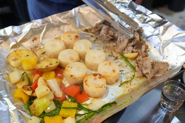  강남구청역 맛집 물총칼국수 | 다양한 안주들과 함께 소주 한 잔 기울이기 좋은 식당