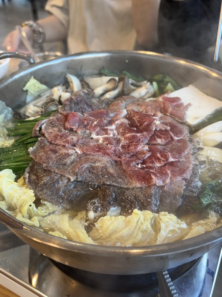  서울 성수, 샤브샤브같은 만두전골과 손만두 맛집 '우리칼국수'