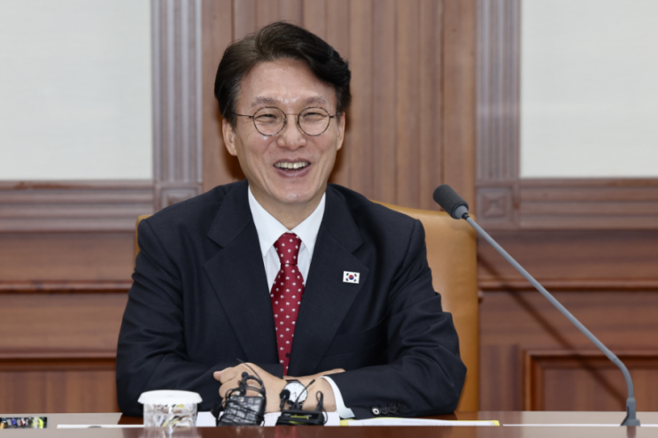 <b>김민석 총리</b> "美 비자 문제... 두고 <b>국민</b>의힘 "미국 협박하냐... 