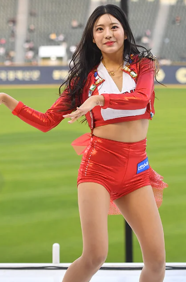 <b>김이서</b> <b>한준수</b> <b>결혼</b> 치어리더 출신 나무위키 맥심 완판녀 인스타
