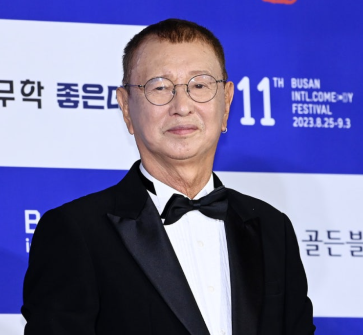 개그맨 <b>전유성 건강 위독설</b> 해명