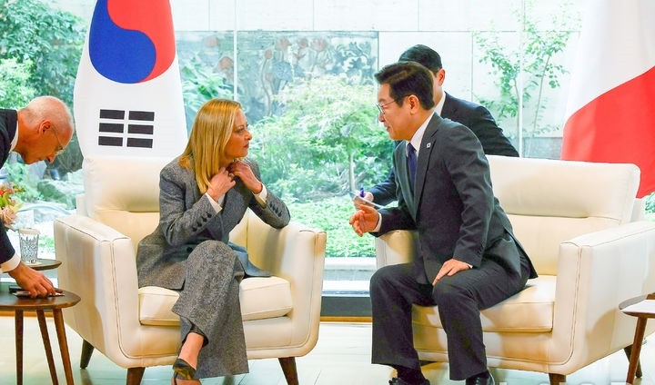 <b>이재명</b> 대통령-<b>멜로니</b> 총리 첫 정상<b>회담</b>…AI·방산 협력 확대... 