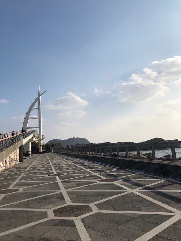  서귀포 해양도립공원에서 새섬까지, 새연교와 둘레길 산책 코스