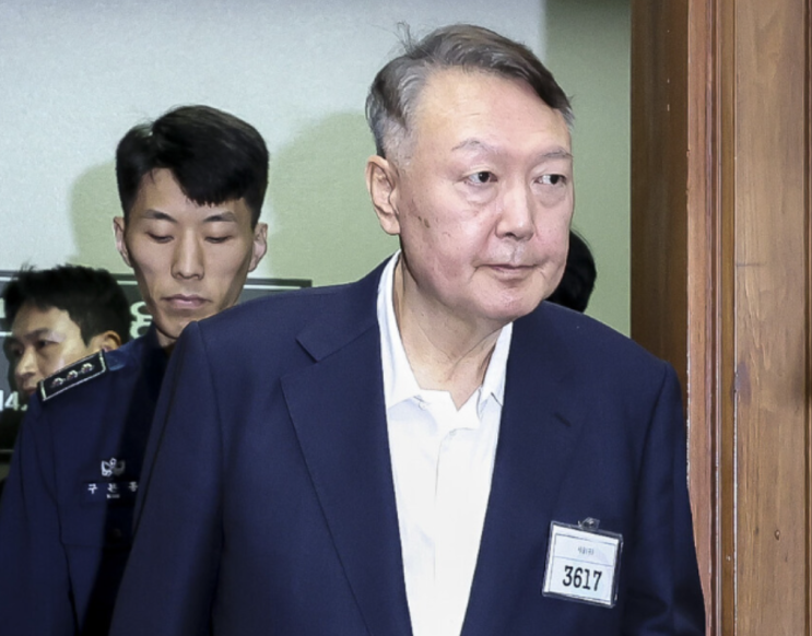 첫 <b>재판</b> 공개된 <b>윤석열</b> 전 대통령, 보석 심문 정리