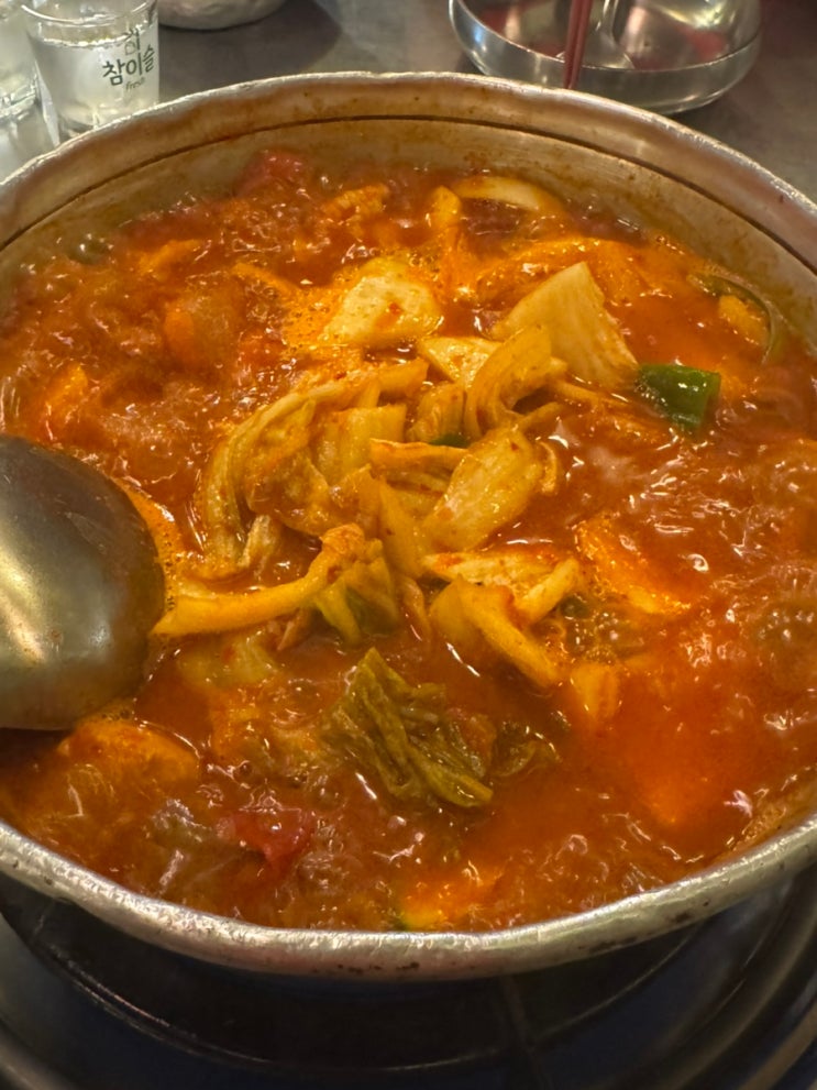  산본 최애 맛집 묵은지 닭고기 얼큰탕 닭볶음탕 술안주로 딱 양은냄비