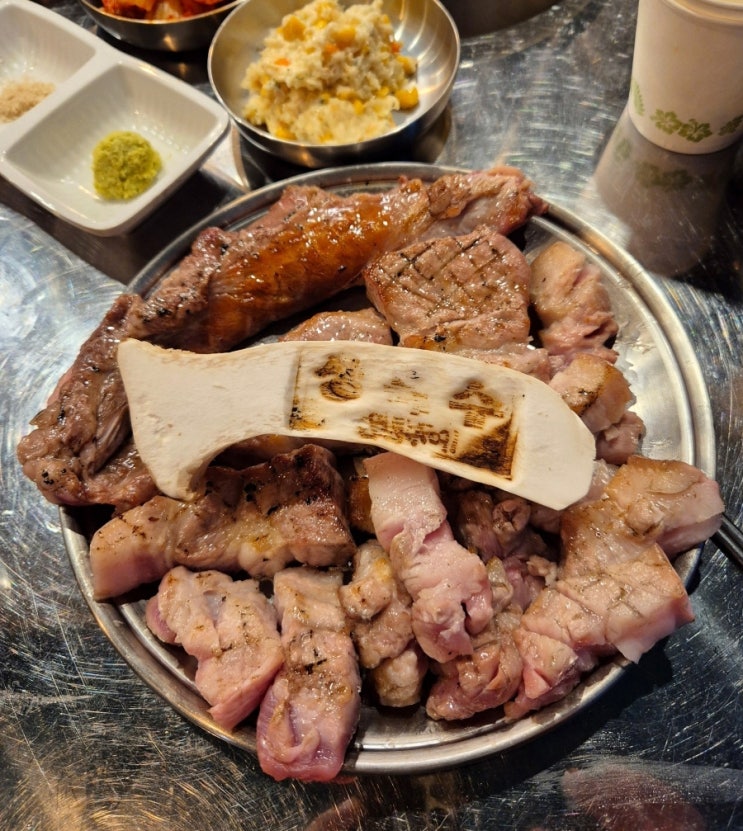  서울 충무로역 '상록수 연탄구이' 충무로 직영점! 고기맛집 [연탄모둠] 미식가용 특수부위 오겹살,목살,갈매기,뒷고기