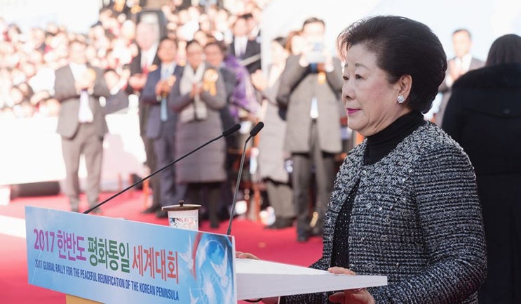 미국 언론에서 "<b>한학자</b> 총재 <b>구속</b>영장은 종교탄압" 비판