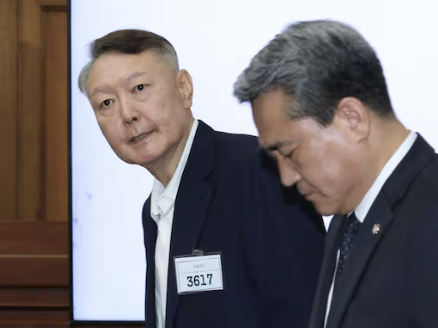 <b>윤석열</b> 근황 흰머리 늘고 수척해진 <b>재판 출석</b> 모습