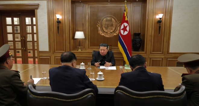 <b>김정은</b>, <b>핵무력 강화</b>로 평화 유지 강조한 이유는