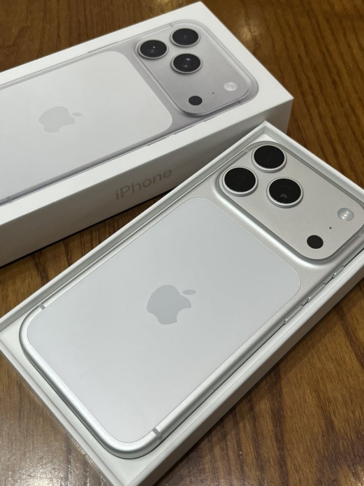  아이폰17PRO 디자인 조롱 심했는데… 실물 후기