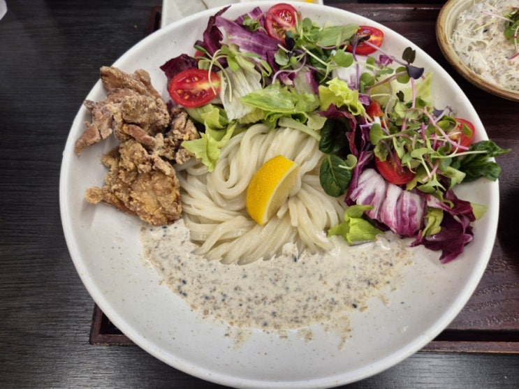  목동역 혼밥맛집 자가제면 우동 <명성우동> 정식 & 가라아게샐러드 우동 후기