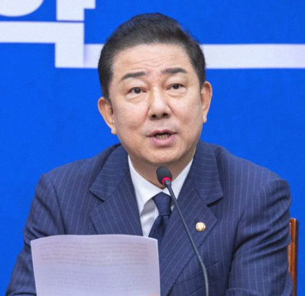 <b>공수처</b> 김병기 민주당 원내대표 아들 편입 의혹 <b>수사</b> 착수.