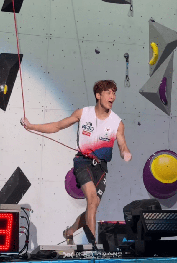 <b>이도현</b>, 한국 남자 스포츠클라이밍 첫 <b>세계선수권</b> <b>금메달</b>