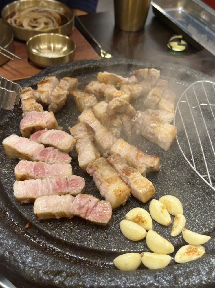  삼겹식당 안산중앙역점 | 신선한 국내산 생삼겹살이 맛있는 안산 삼겹살 맛집 추천