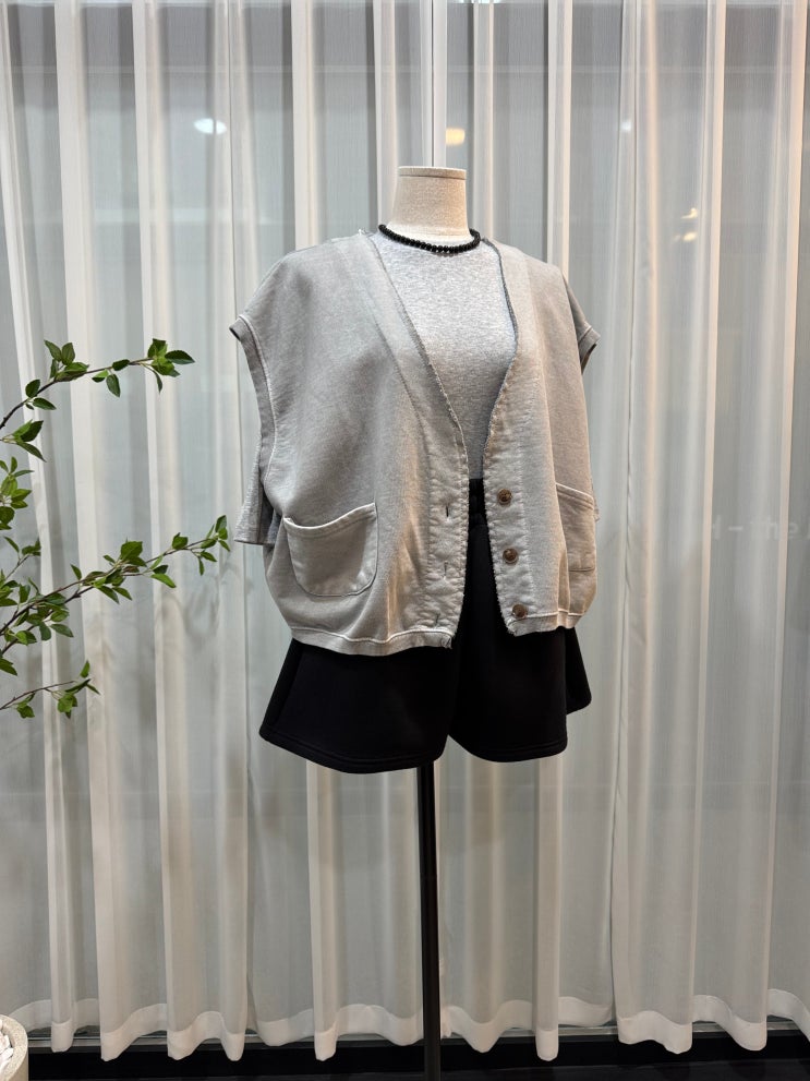 피그먼트 <b>컷오프</b> 포켓 버튼 조끼 베스트