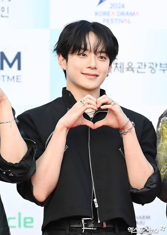 베리베리 <b>강민</b>, 키스오브라이프 <b>쥴리</b>와의 <b>열애설</b> 전면 <b>부인</b>... 