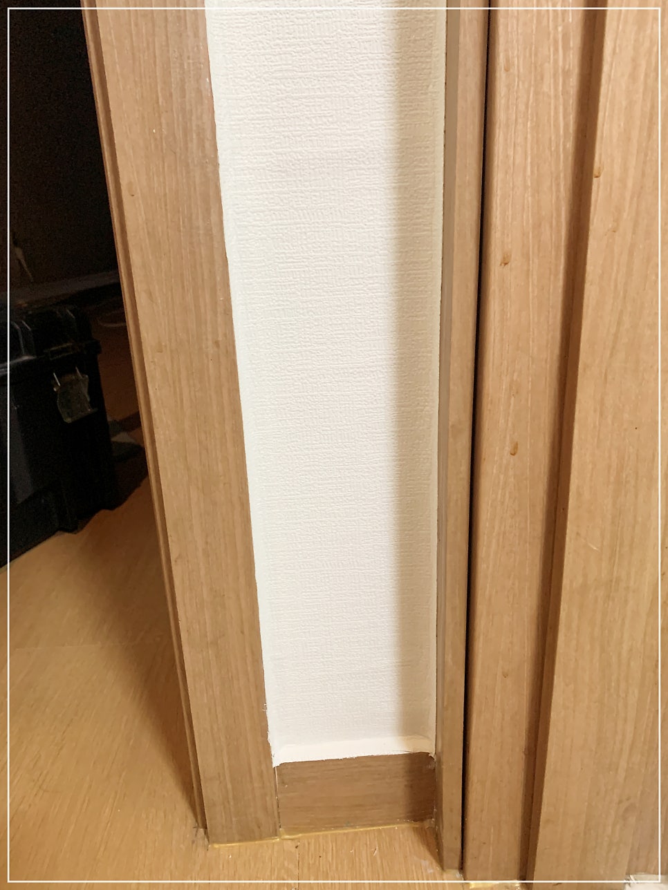 찢어진 벽지 셀프 보수 및 얼룩 가리기 비용 (용산)