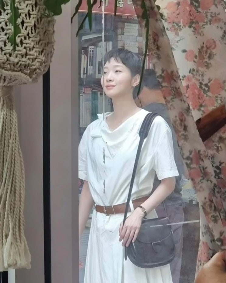  "벌써 완판 조짐" 유미의세포3 김고은 가방 인기