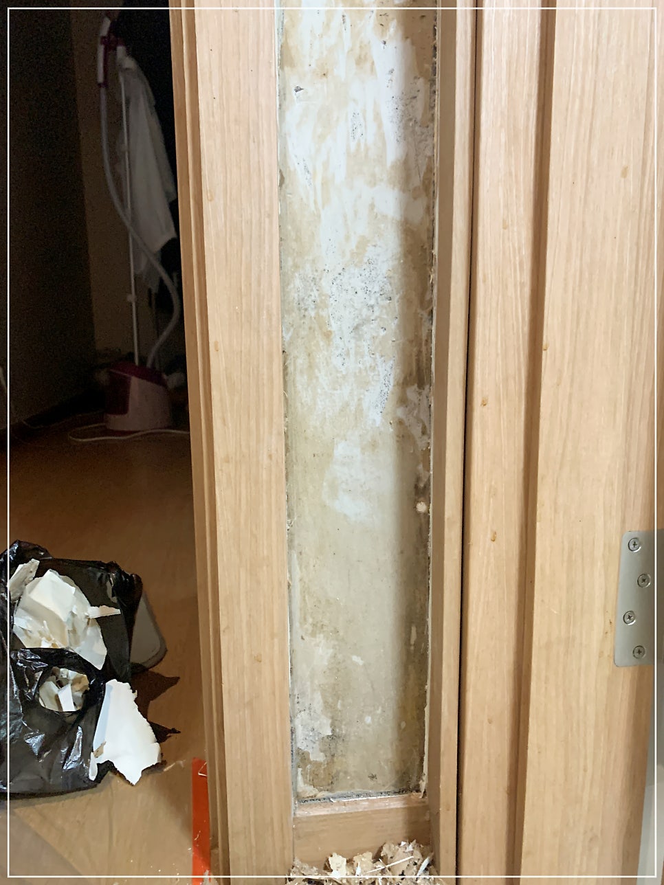 찢어진 벽지 셀프 보수 및 얼룩 가리기 비용 (용산)