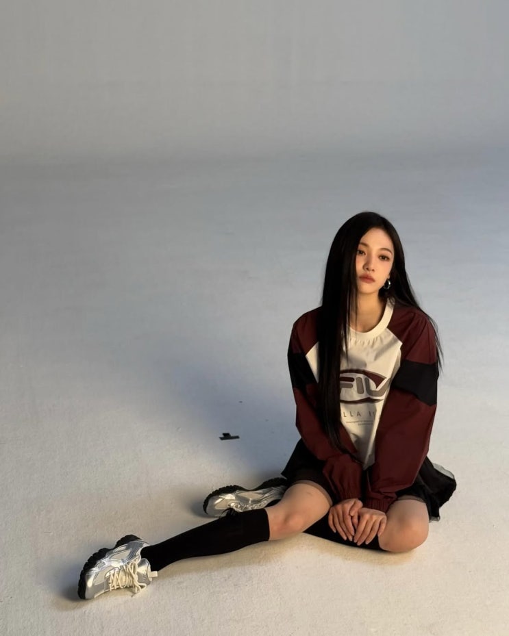  품절되기 전에 사야 할 여자 연예인 인기 운동화! 닝닝's PICK 휠라 에샤페 MS 여성 스니커즈 info