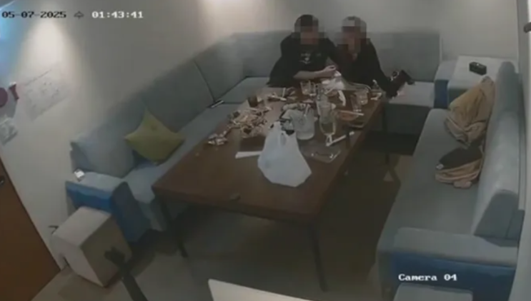 아이돌 <b>강민</b>-<b>쥴리</b>, 술집 CCTV 유출로 <b>열애설</b>? 알고 보니... 