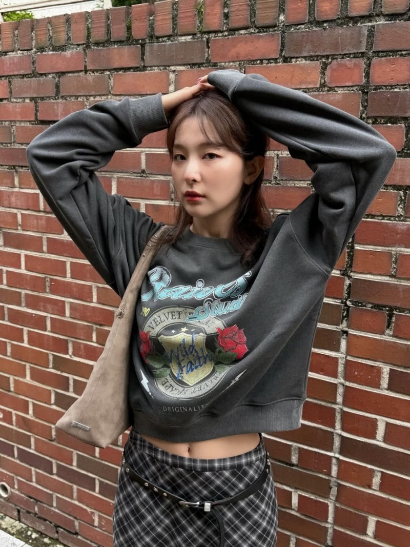 다시 돌아온 슬기 레이브 스튜디오 차콜 맨투맨