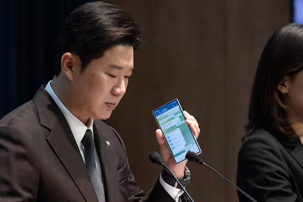 <b>종교단체</b> 동원 <b>의혹</b>에· · · 국힘은 압수수색, 與는 자체 감찰