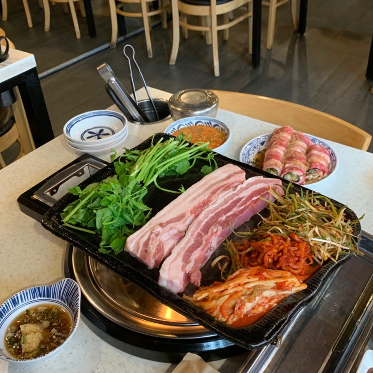  의정부역 맛집 천포회관 숙성 돈삼겹과 김치전 소고기 돌돌말이
