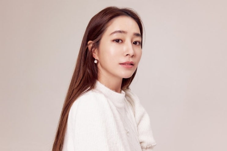 <b>이민정</b> “母 재혼인 줄 알았다…사진 속 다른 아이 보고 충격”