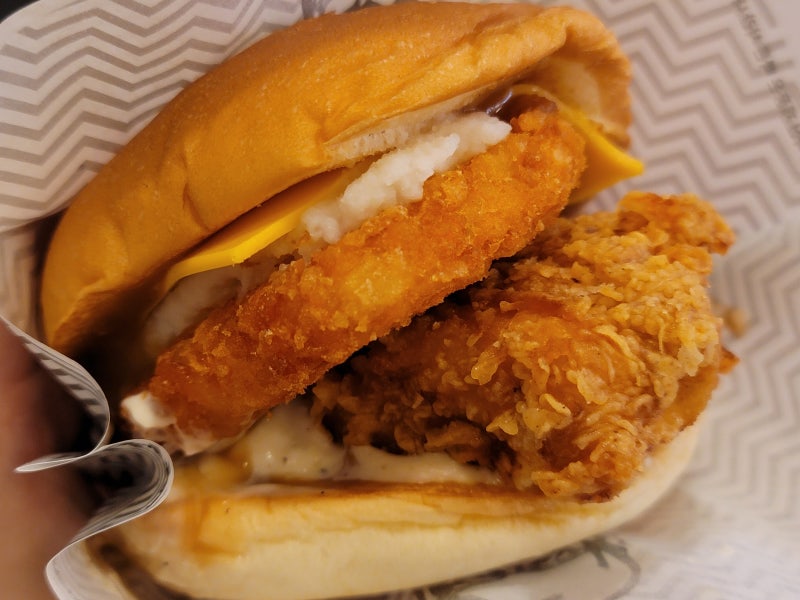 KFC 런치킨박스 업그레이타워버거 세트 가격 칼로리 후기