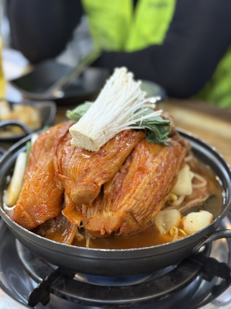  청주 감자탕 점심 메뉴 배가네묵은지감자탕