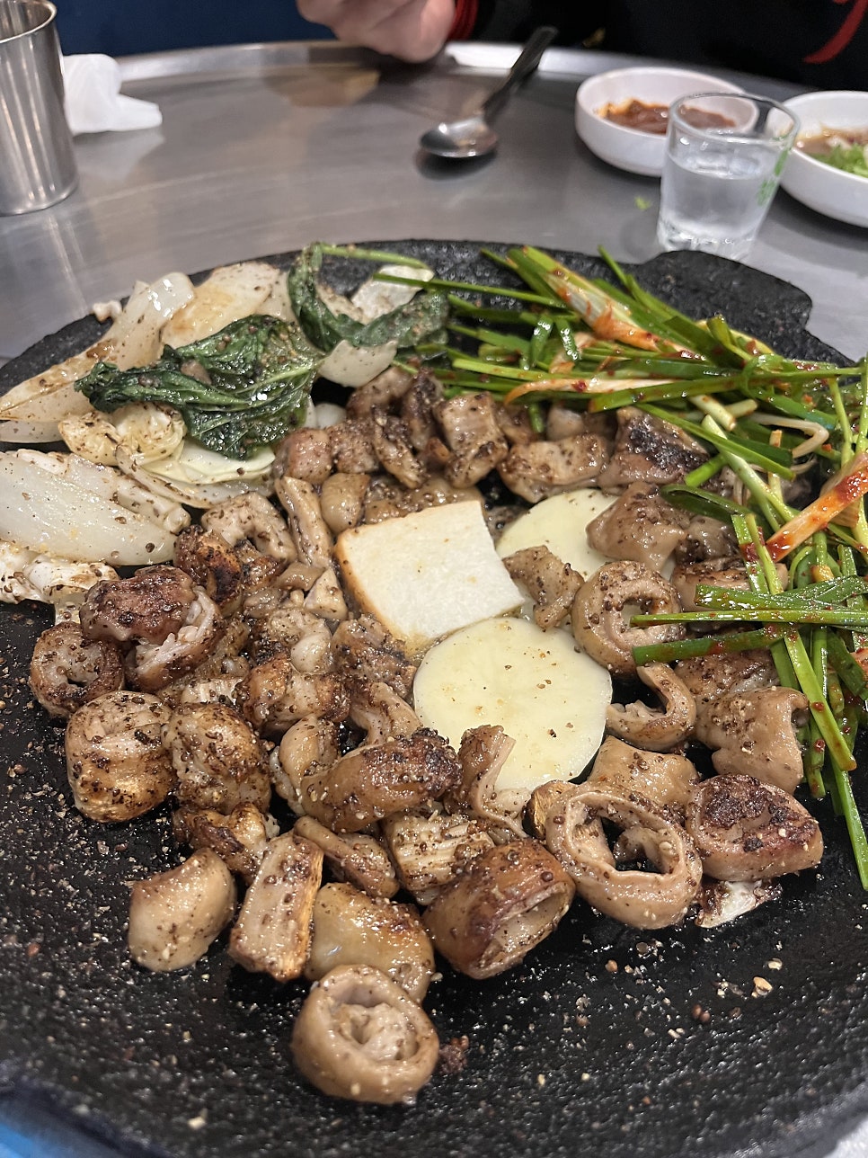 두꺼비곱창 순대국 덕계점 사진 1