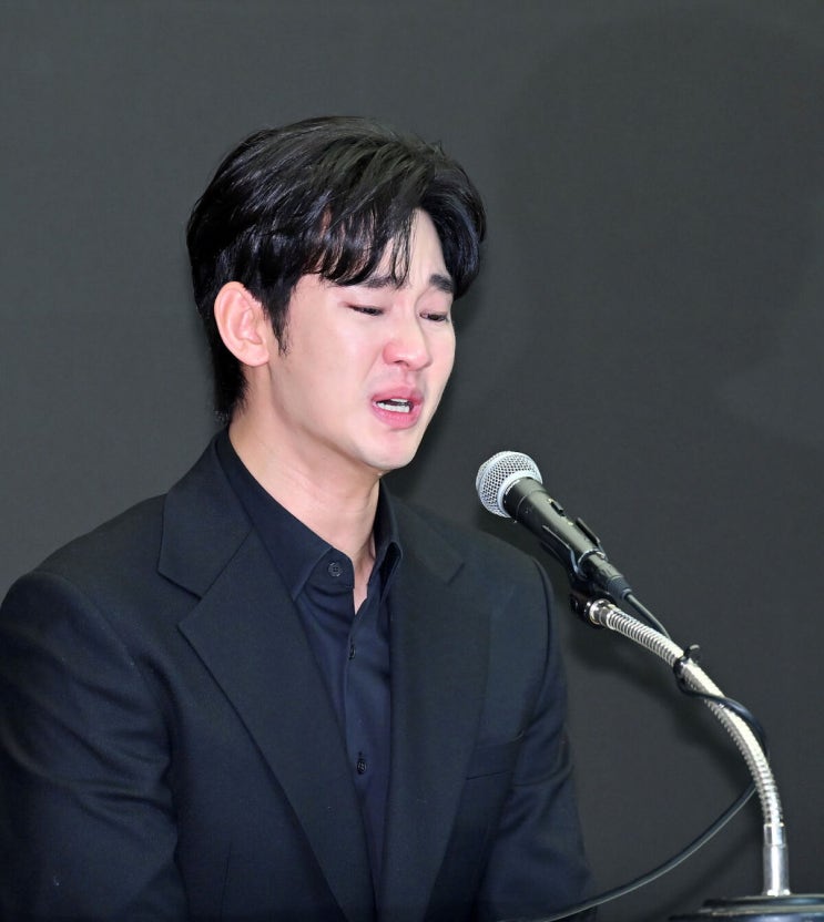 <b>김수현</b> 김새론 군시절 <b>연인</b> 아냐 <b>실제</b> 여친 보낸 150통 <b>편지</b>공개?