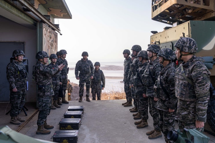 해병대사령관, 서해 최전방 <b>우도경비대</b> 방문해 <b>대비태세 점검</b>