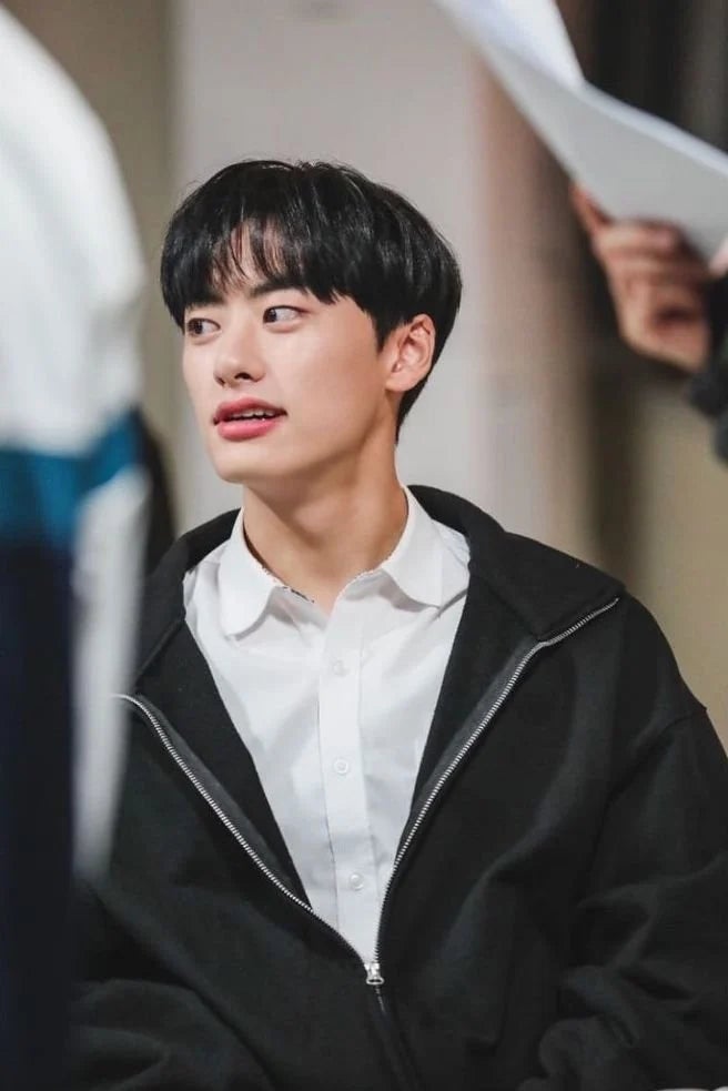 배우 이원정 : 뚜렷한 이목구비와 섬세한 연기력이 보이는 배우
