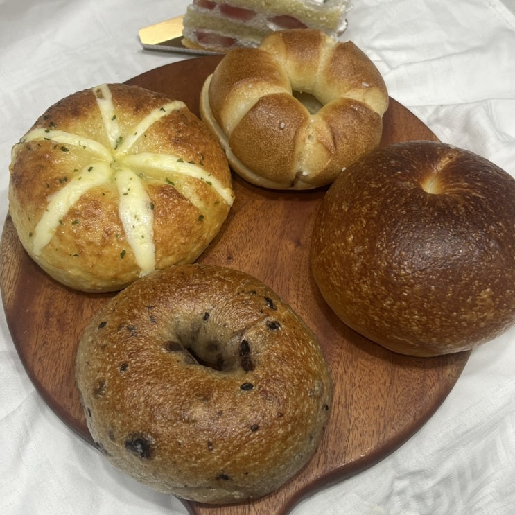  홍대 맛집 상수 데이트 카페 수상한베이글
