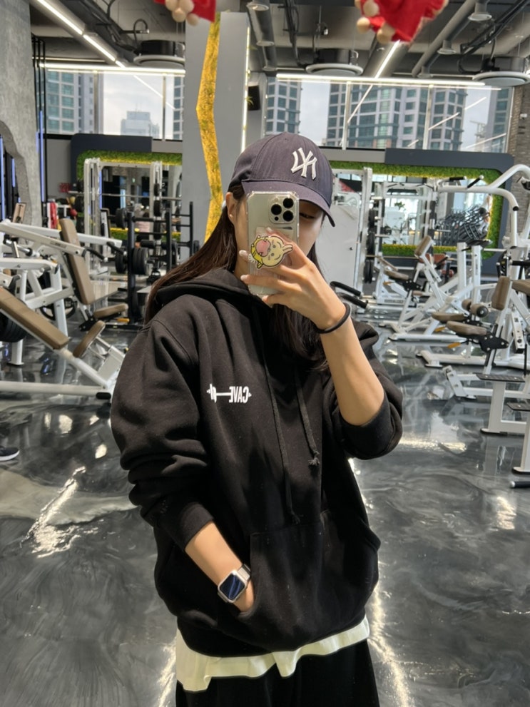  신중동 헬스장 후드티 나눠주는 케이브짐(양말,반팔티 굿즈는 덤)
