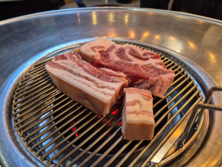  제주도 3박4일 여행: 3일차 서귀포 중문 호텔 더본 앞 흑돼지 맛집 돈이랑
