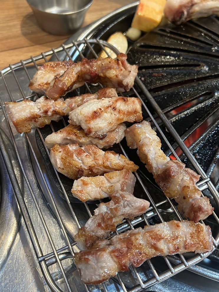  부천 신중동역 맛집[육가공장 신중동점]차돌된장찌개 기본제공 고기맛집추천
