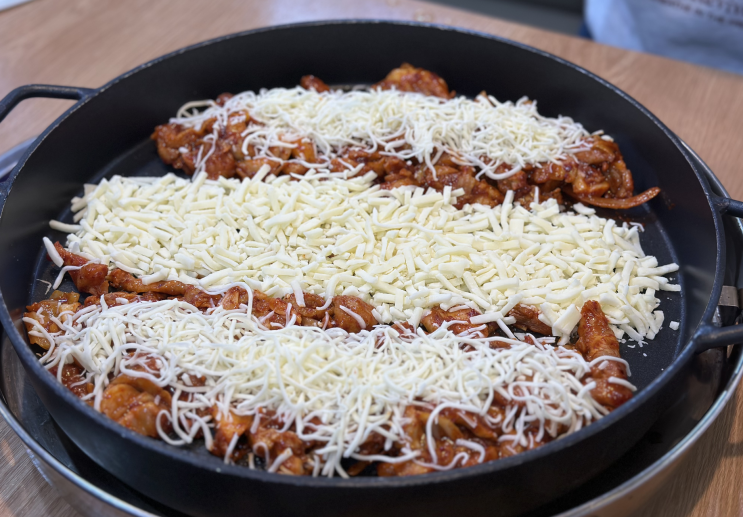  강남역 근처 맛집 가성비 치즈 폭포 닭갈비 | 고수닭갈비