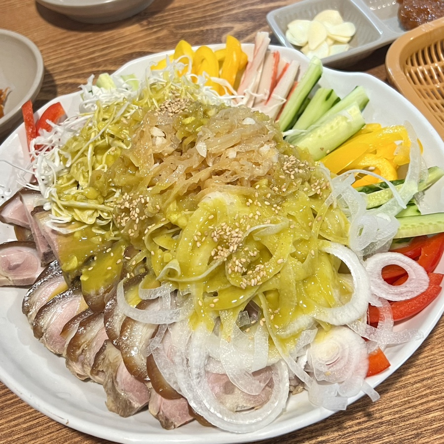 이돈왕족발 사진 1