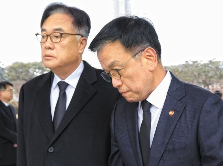 용산에서도 난타당한 최상목 대행 용산에서도 난타당한 최상목 대행