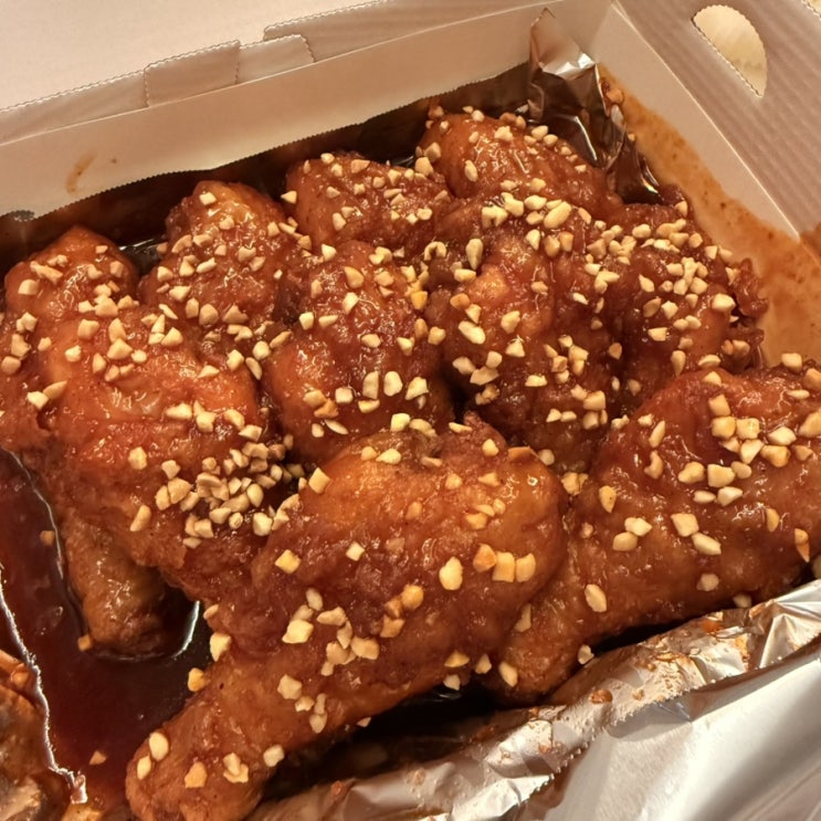  양념치킨을 좋아하는 사람이 먹는 비비큐(BBQ) + 치즈 모둠볼